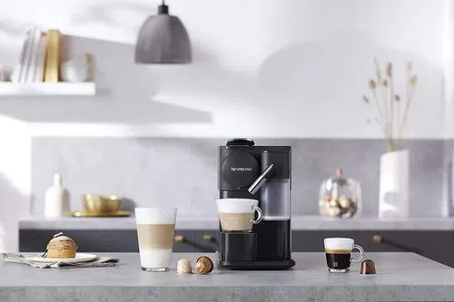 Кофемашина Nespresso Lattissima One Black