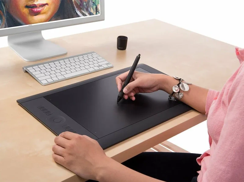 Графический планшет Wacom Intuos Pro M PTH-660-N Black 5
