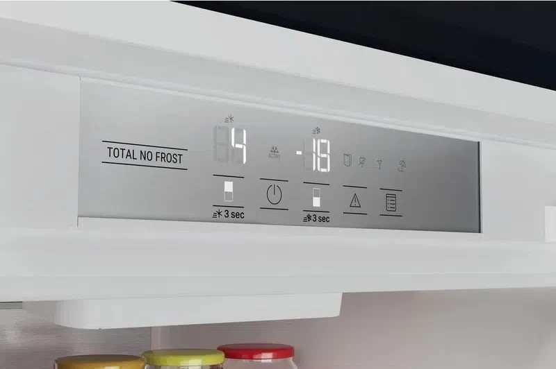 Встраиваемый холодильник Hotpoint-Ariston HAC20 T563 4