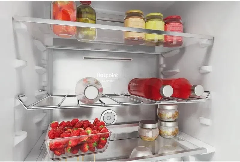 Встраиваемый холодильник Hotpoint-Ariston HAC20 T563 3