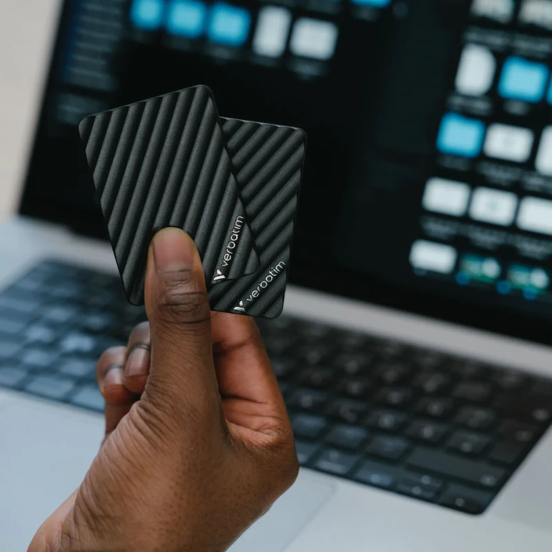 Внешний M.2 SSD Verbatim Store 'N’ Go Mini Stripe, 512 ГБ, Black 3