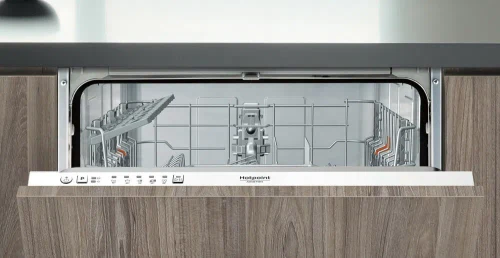 Встраиваемая посудомоечная машина Hotpoint-Ariston HIS 3010